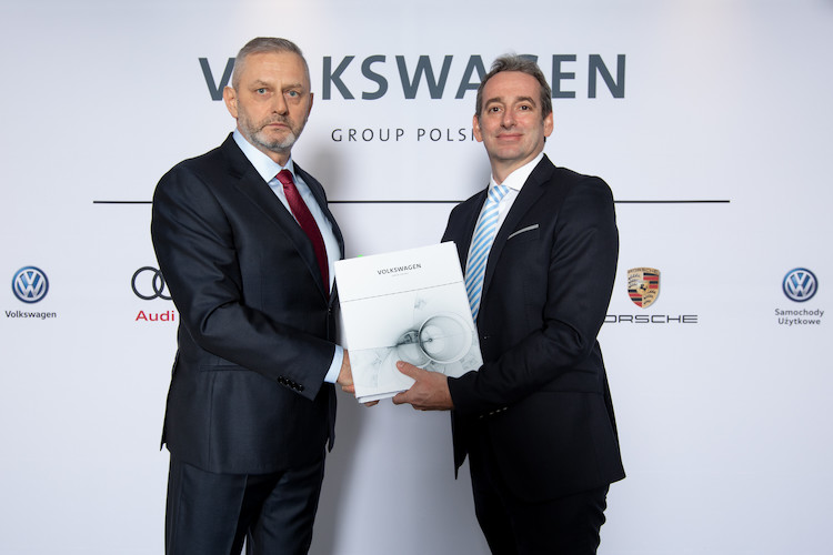 Nowe umowy pomiędzy Volkswagen Group Polska i dealerami wprowadzają sieć w cyfrową erę sprzedaży
